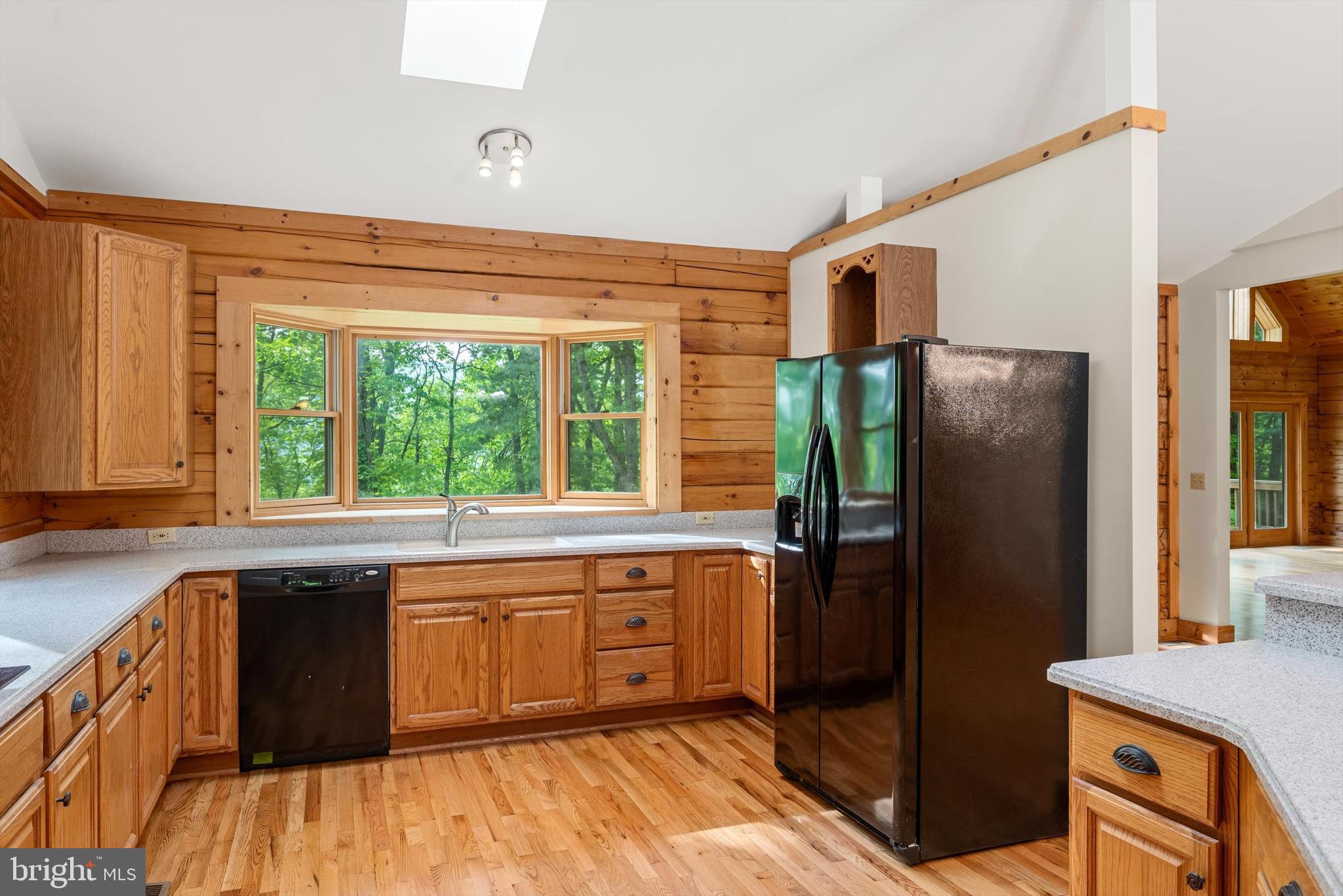 424 Thaddeus Ln