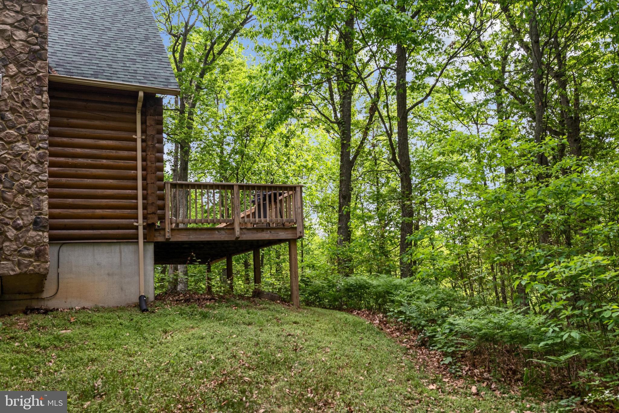 424 Thaddeus Ln