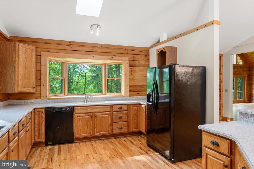424 Thaddeus Ln
