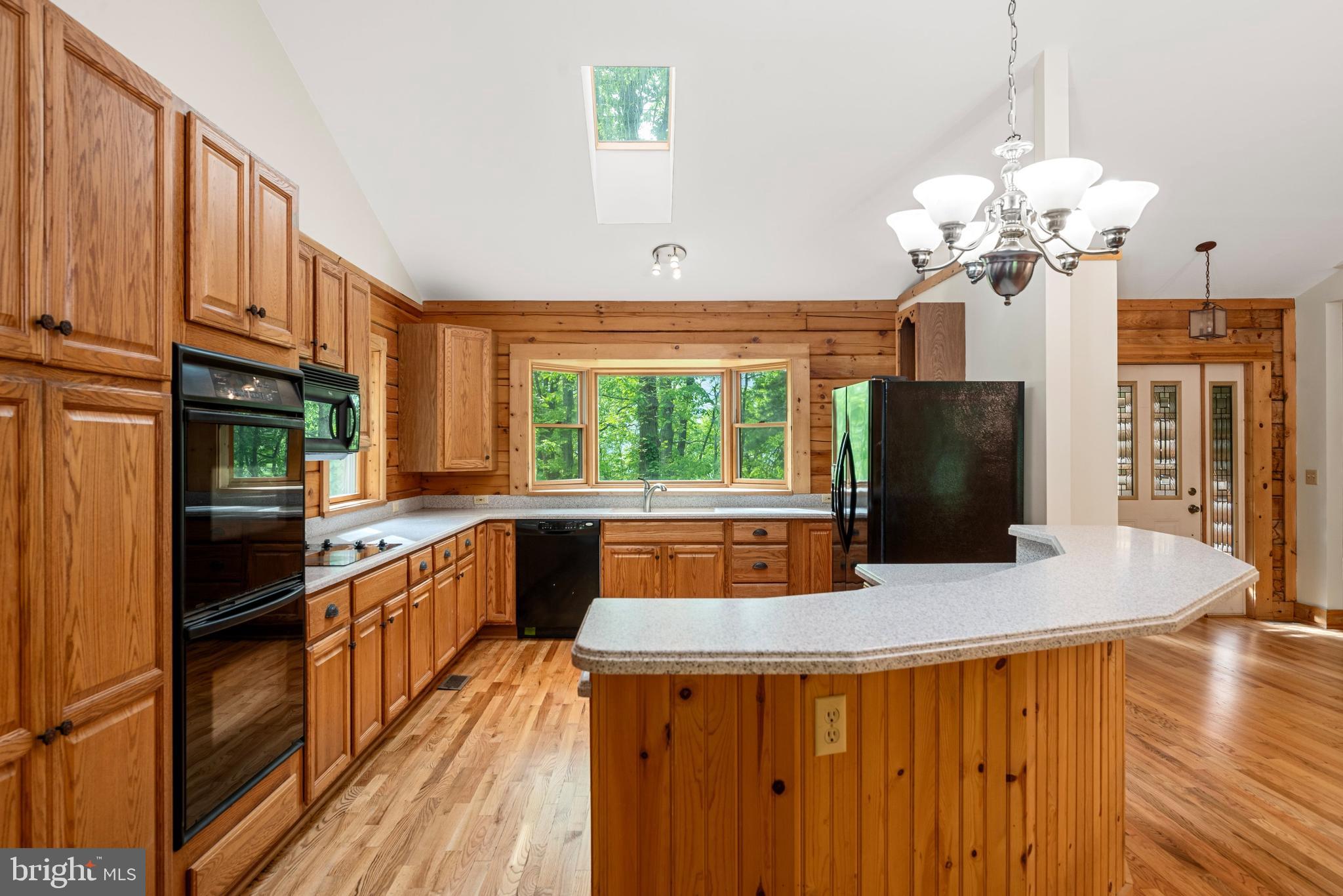 424 Thaddeus Ln