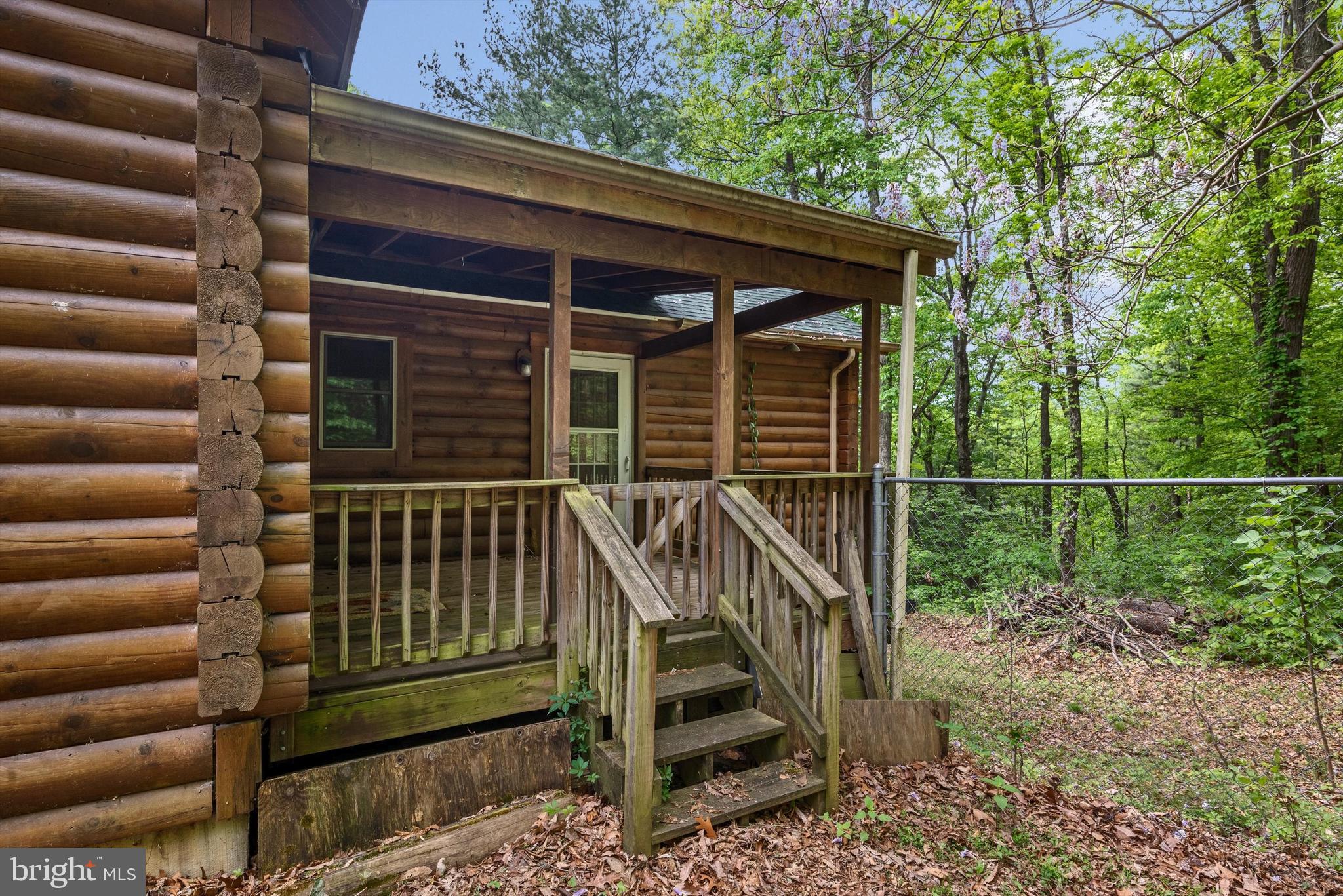 424 Thaddeus Ln