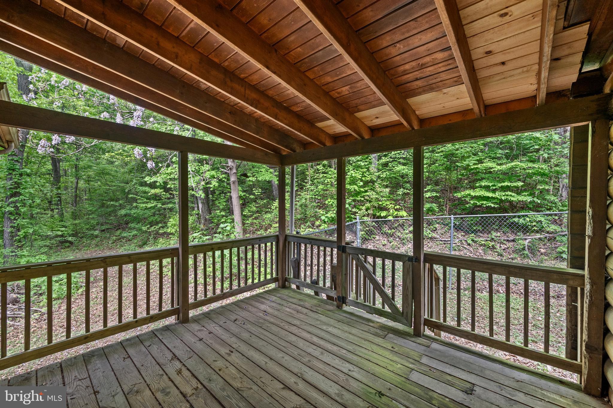 424 Thaddeus Ln