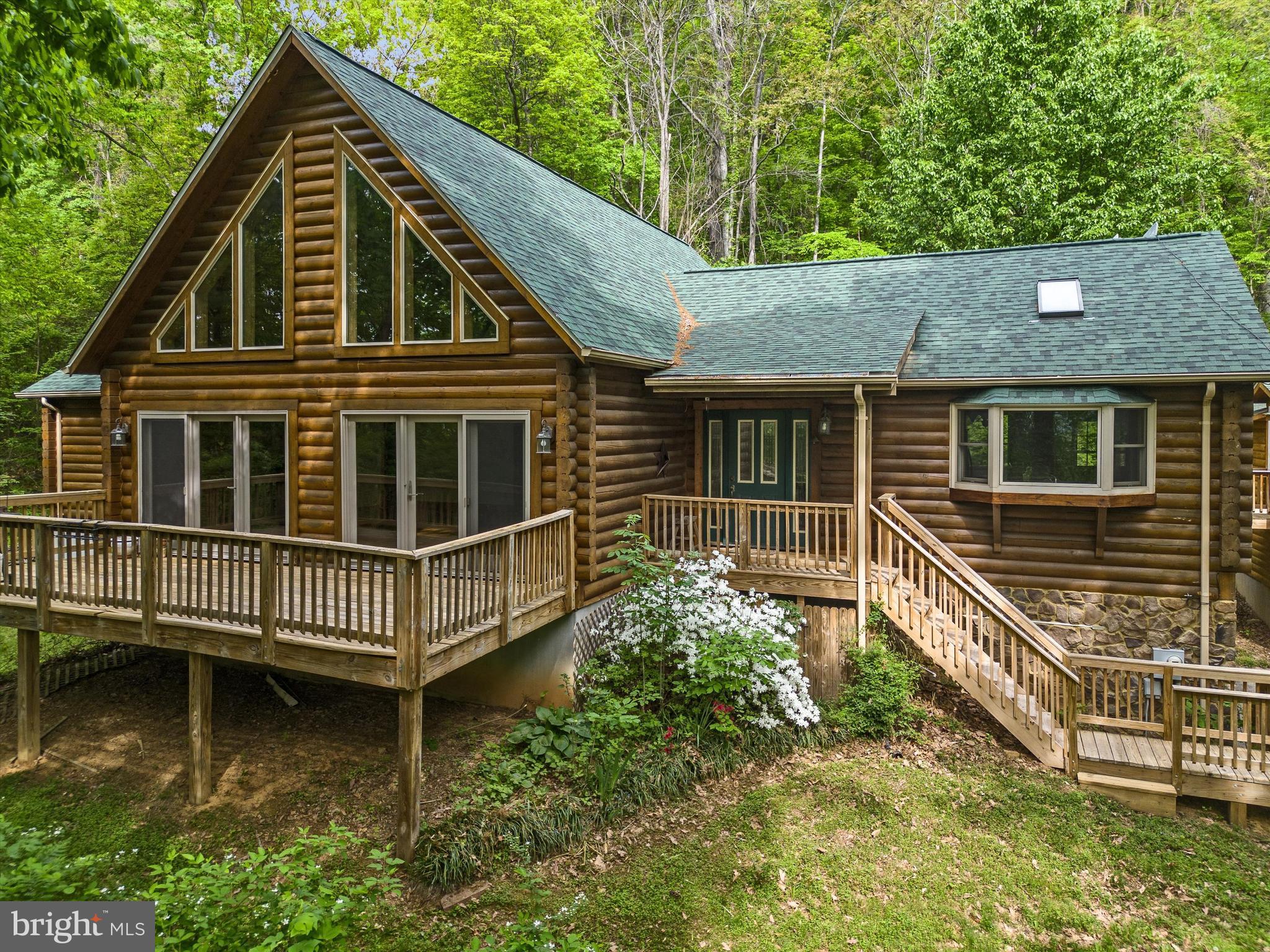 424 Thaddeus Ln