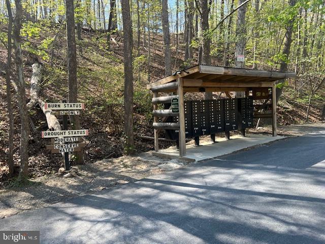 81 Brandy Rd