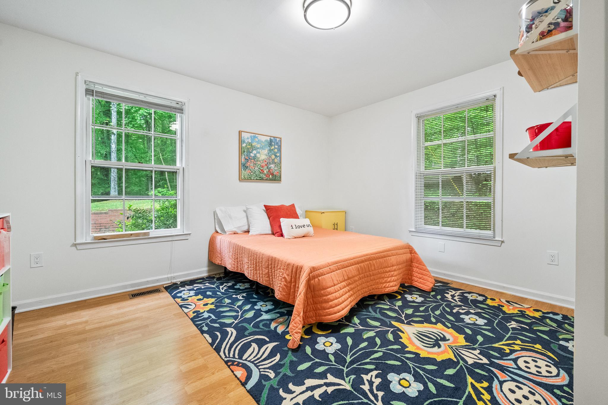 33 Fern Ct