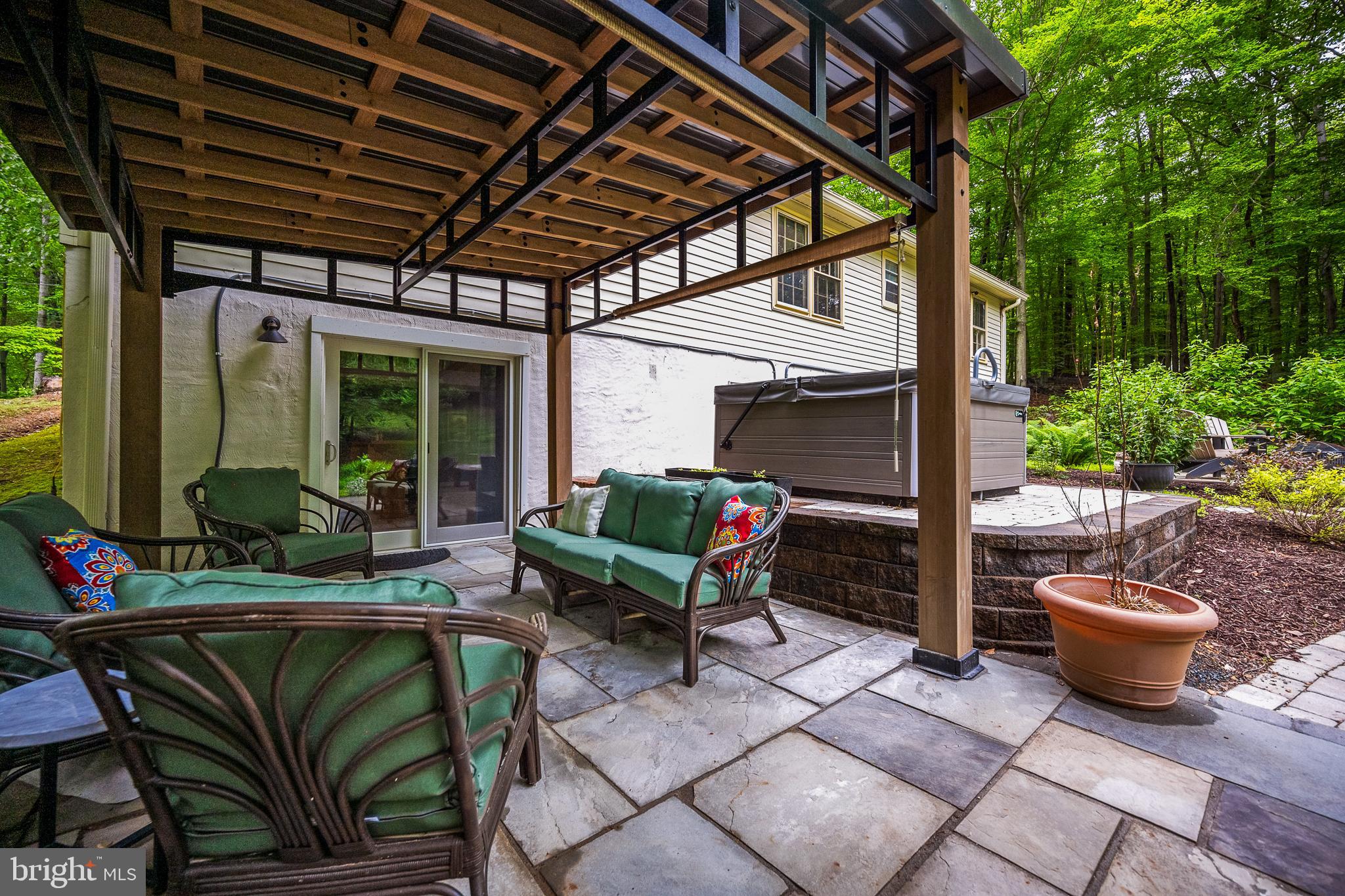 33 Fern Ct