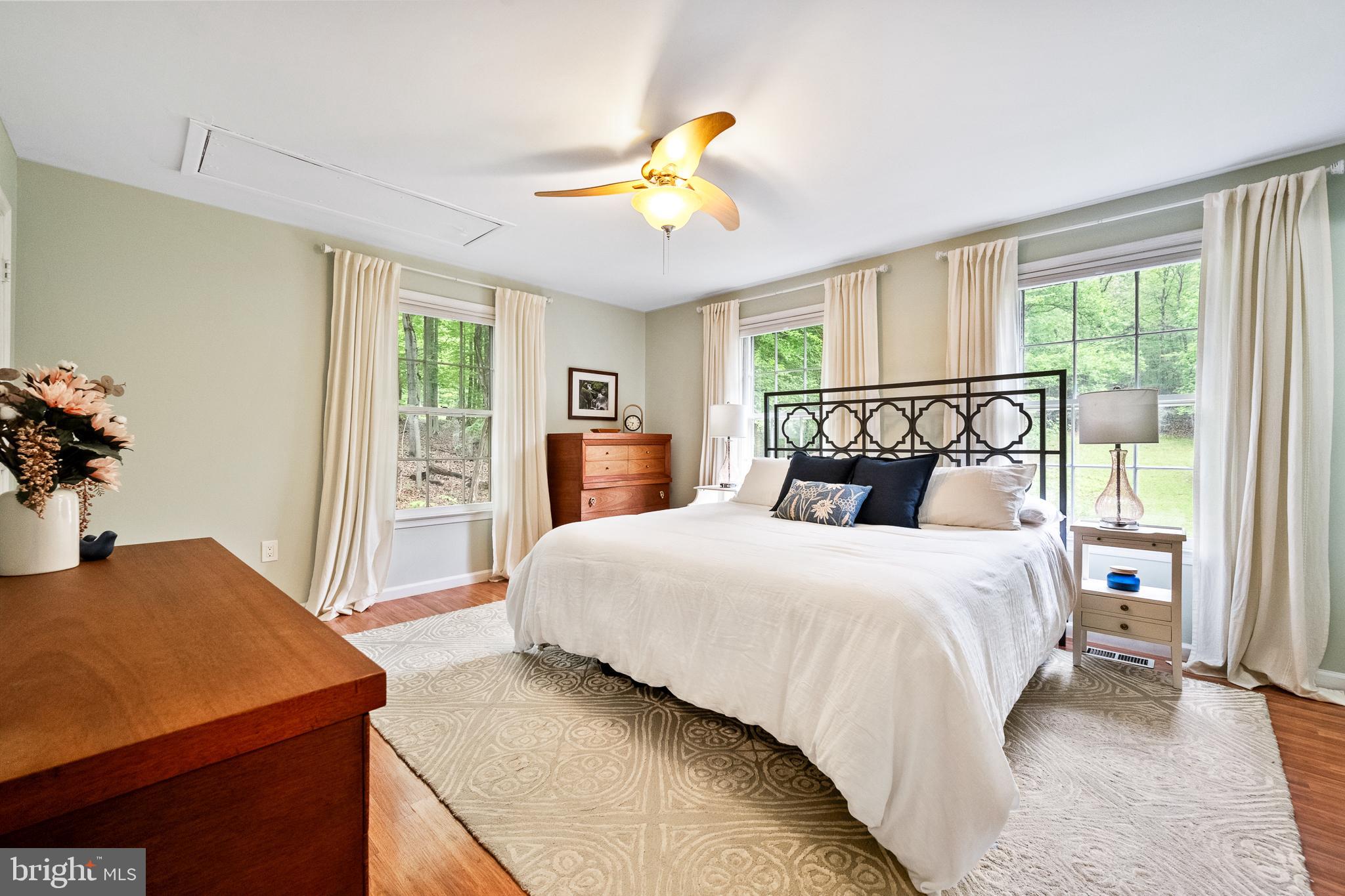33 Fern Ct