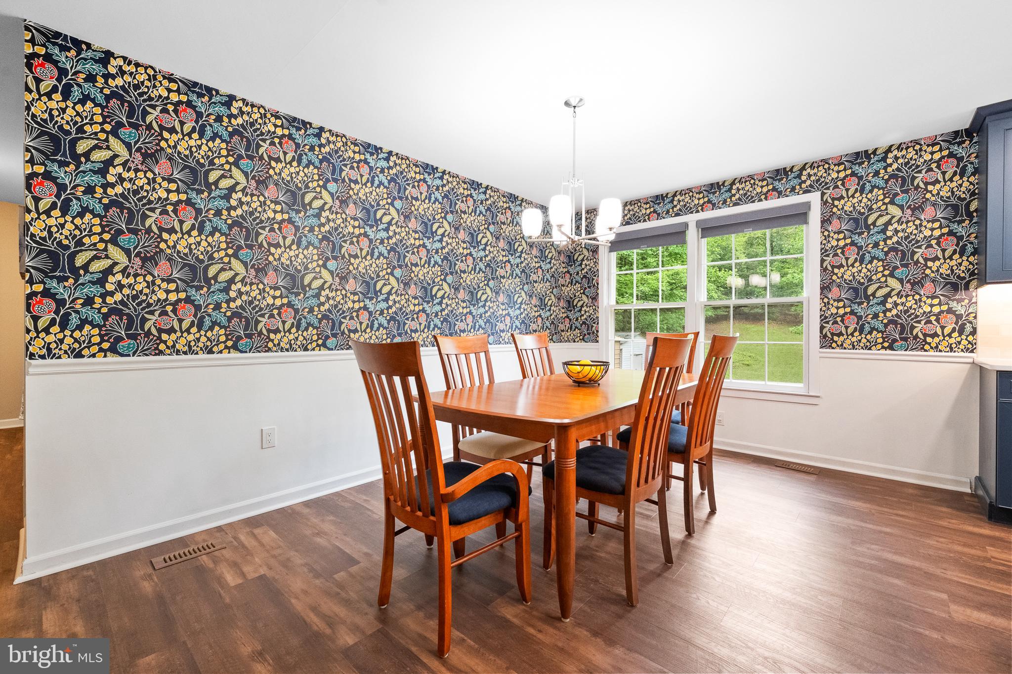 33 Fern Ct