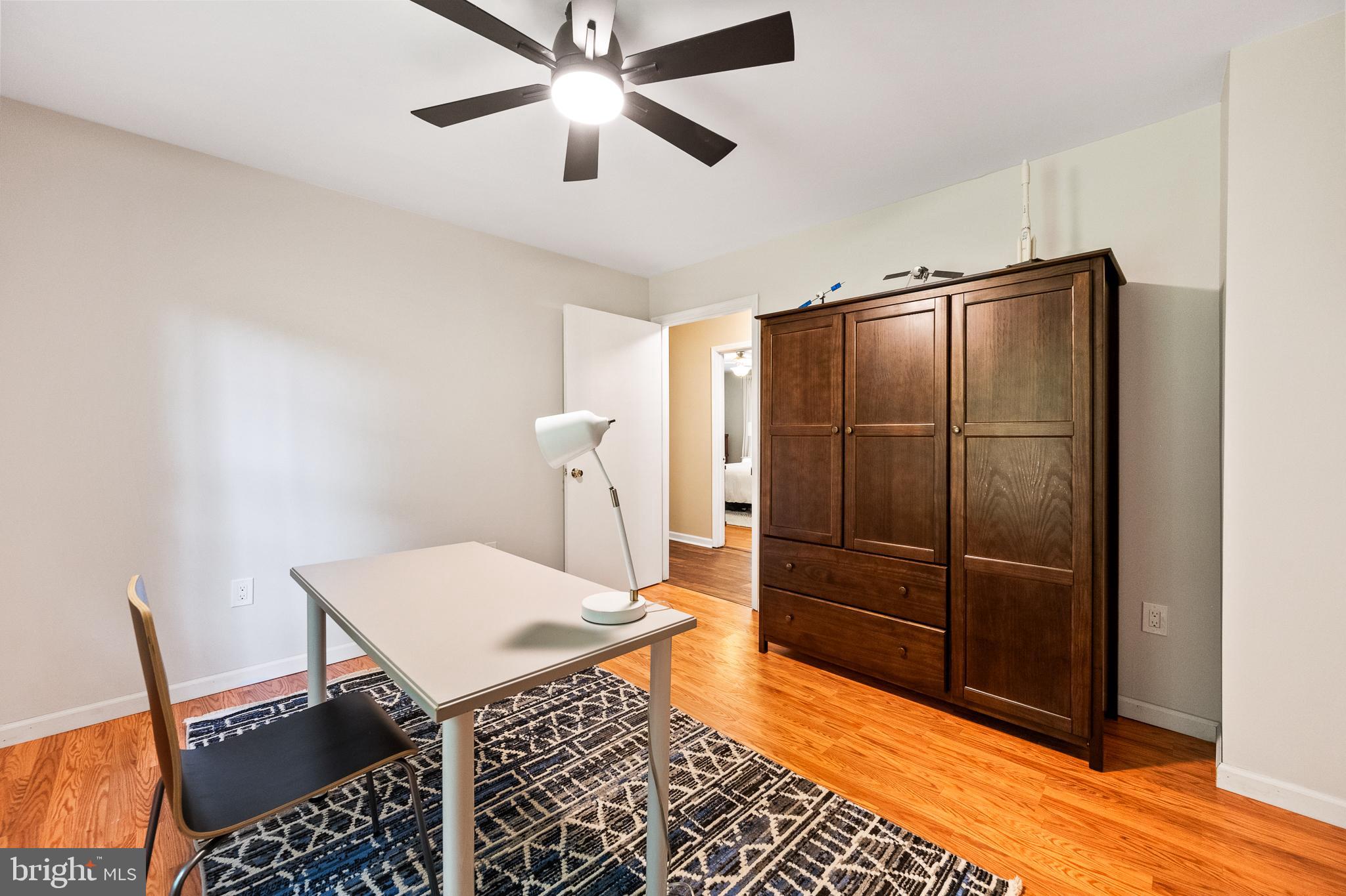 33 Fern Ct