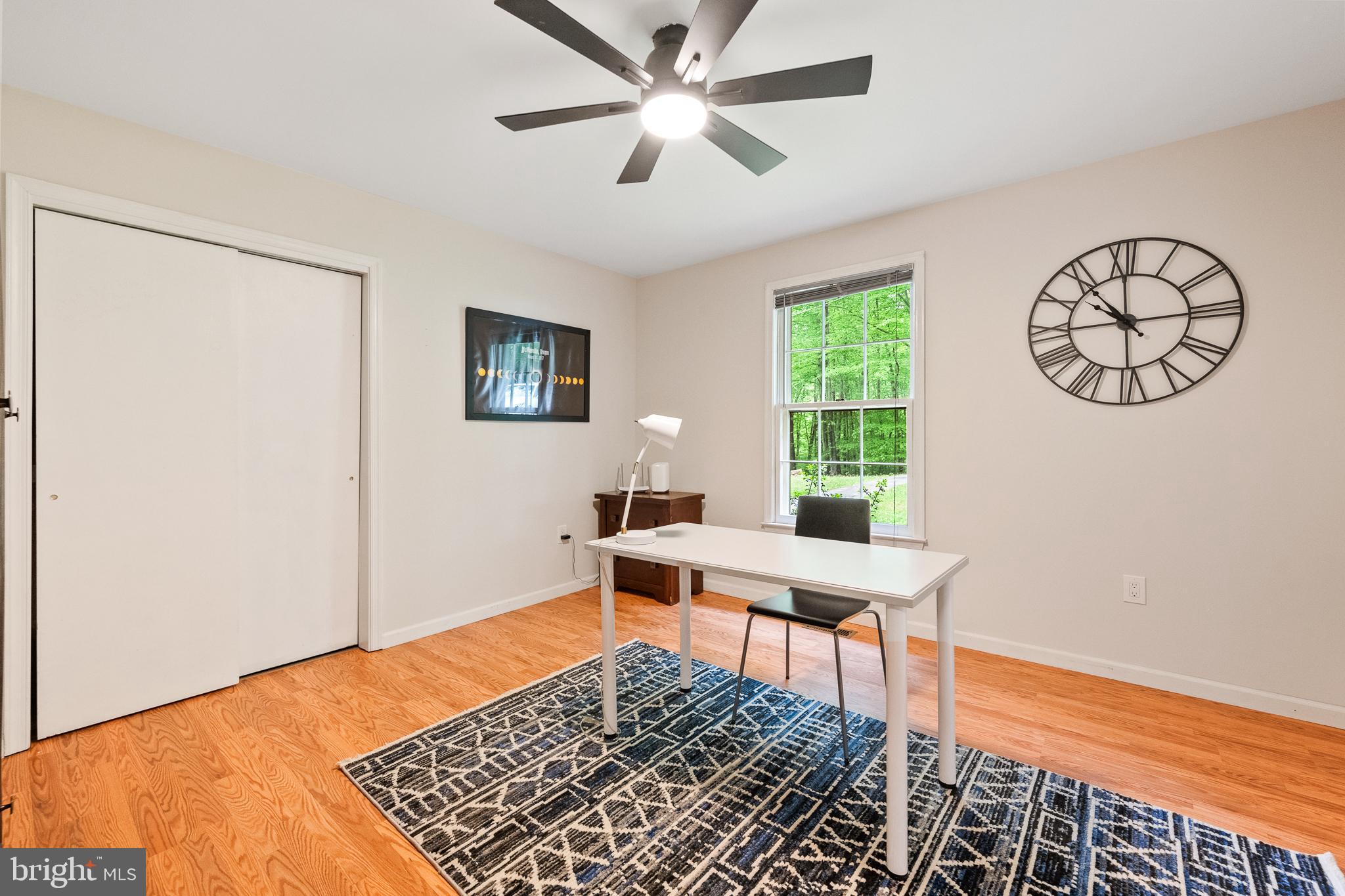 33 Fern Ct