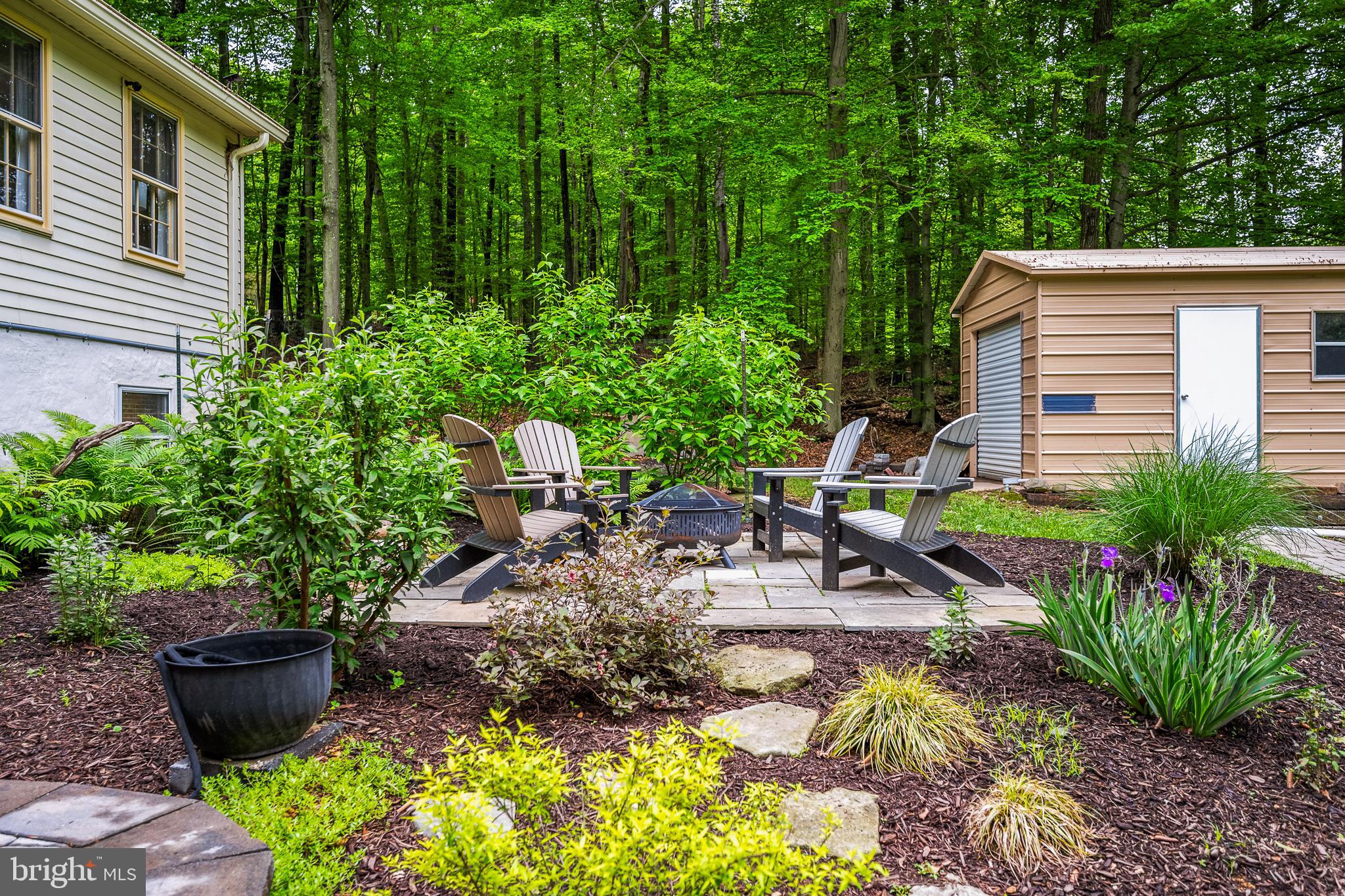 33 Fern Ct