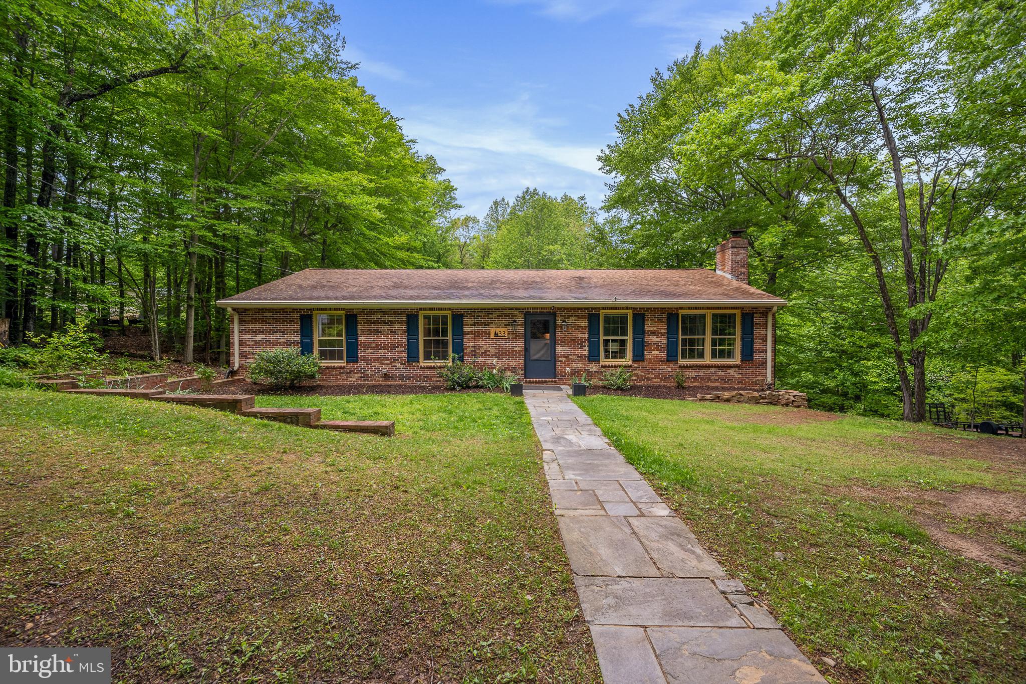 33 Fern Ct