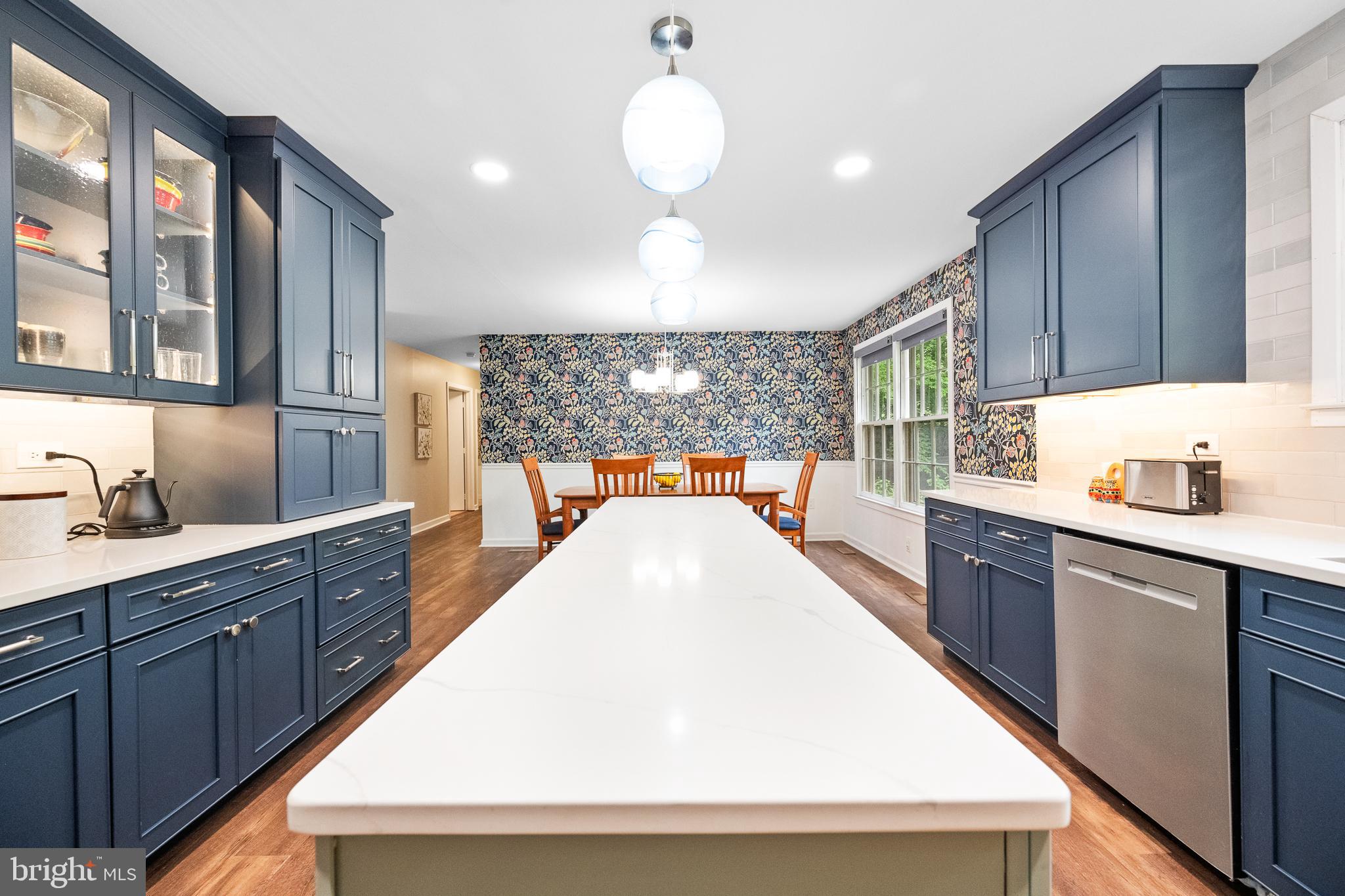 33 Fern Ct