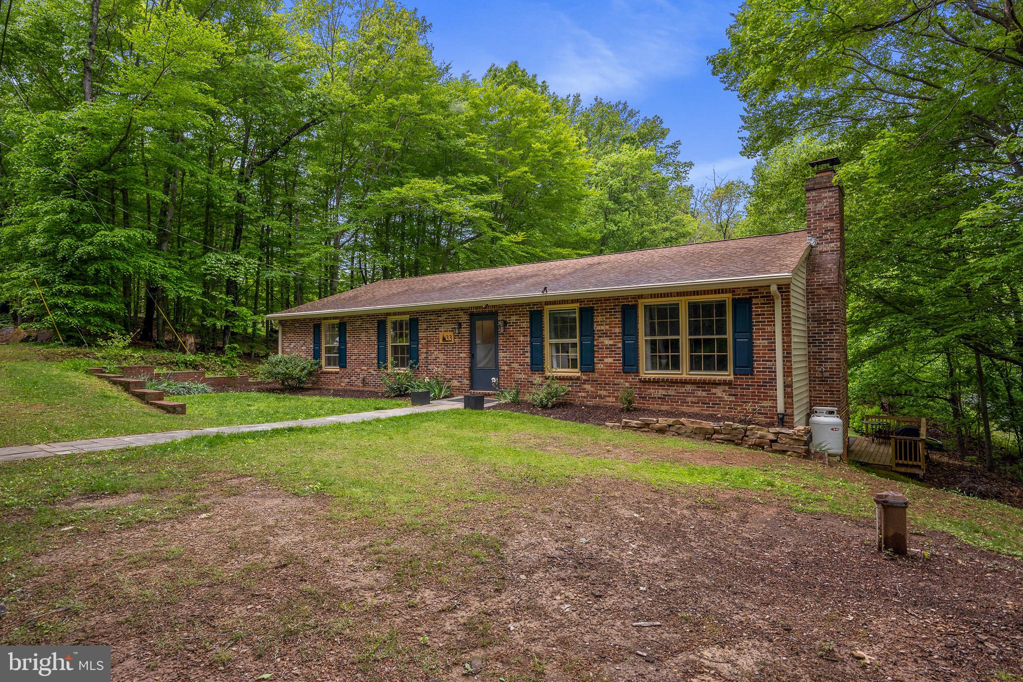 33 Fern Ct