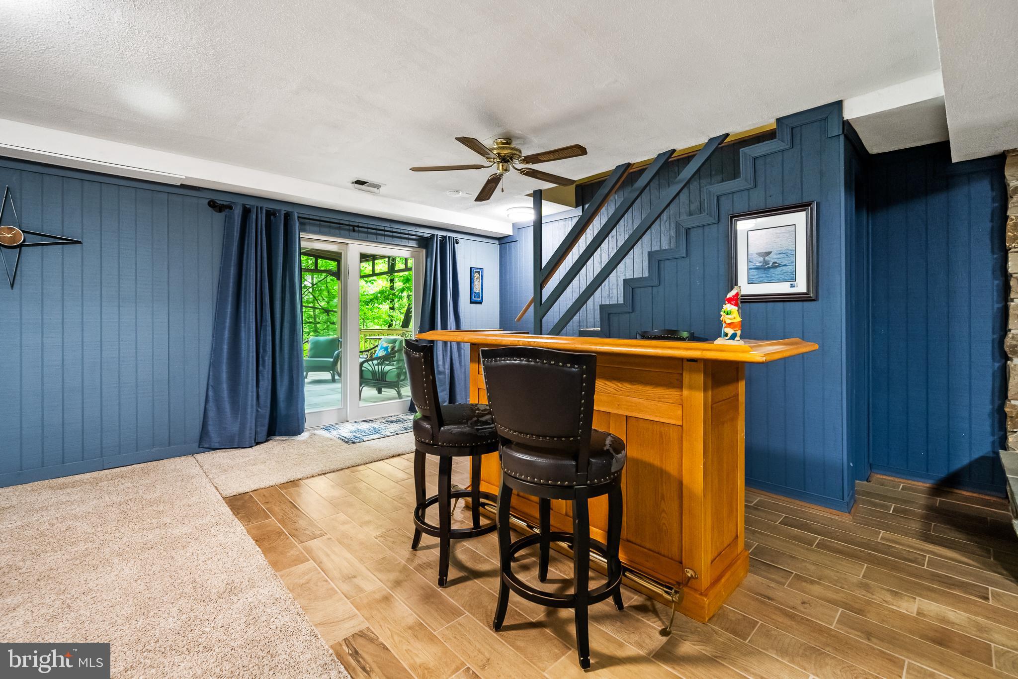 33 Fern Ct