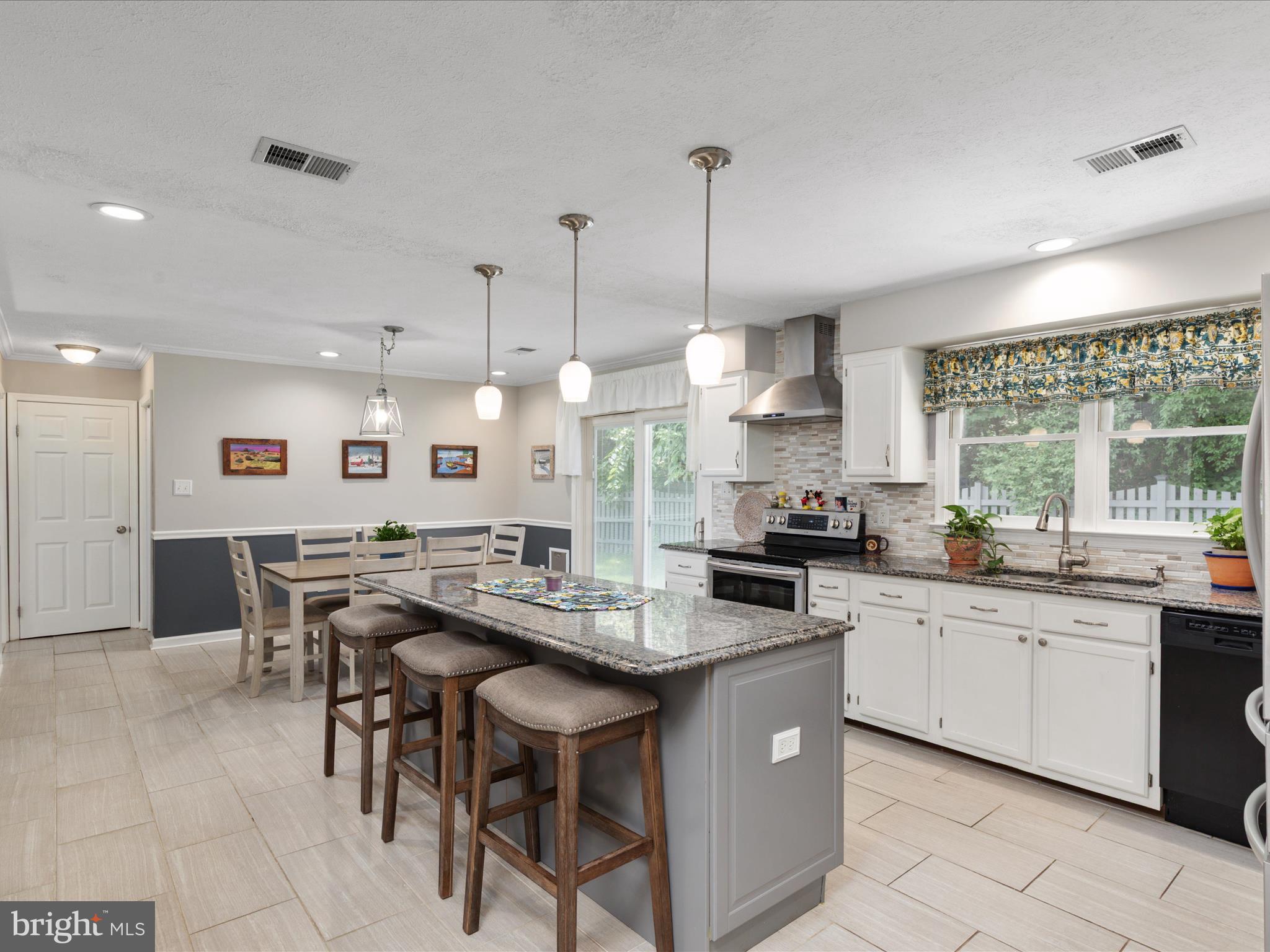 180 OAK HEIGHTS ROAD