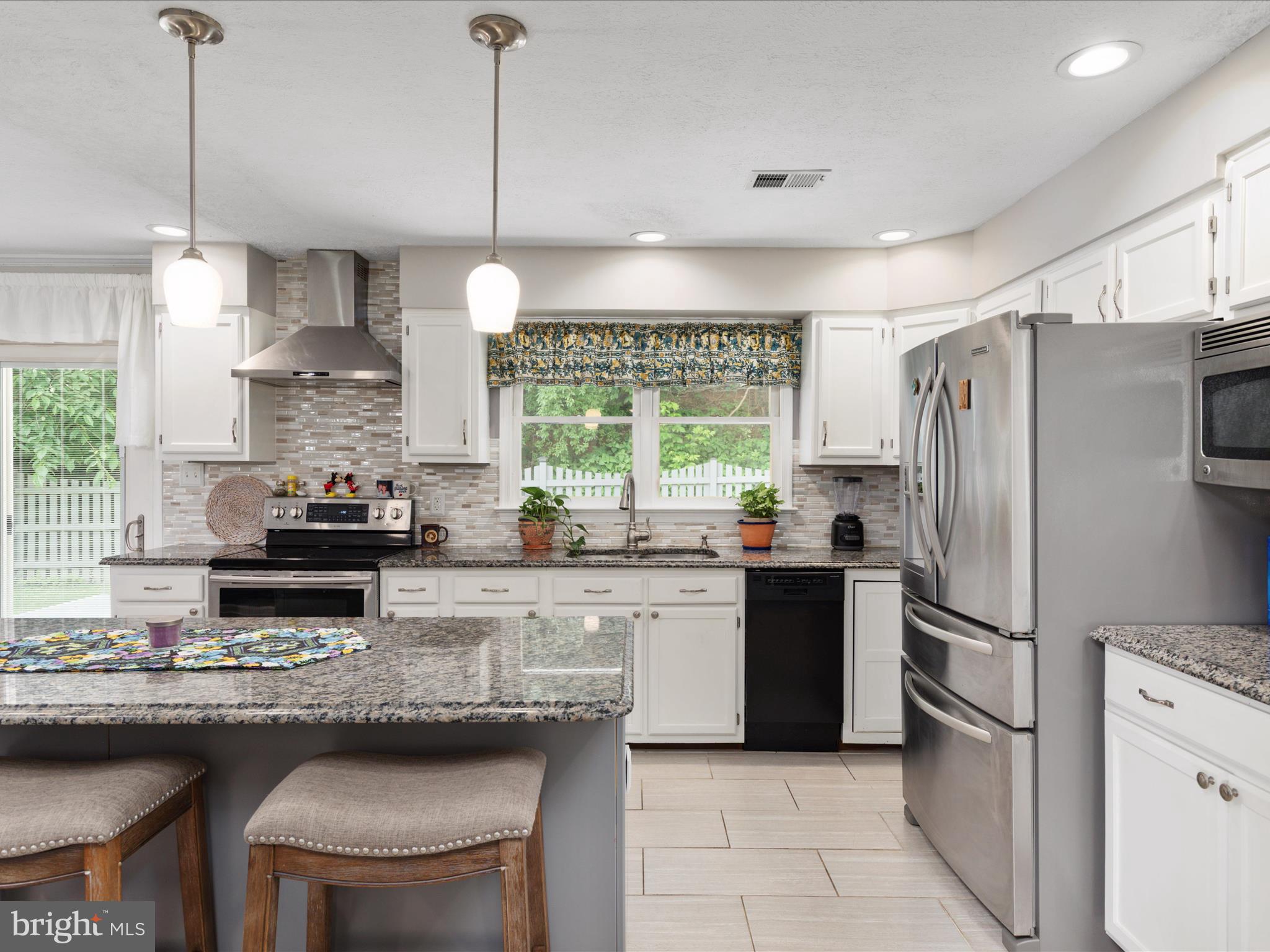 180 OAK HEIGHTS ROAD