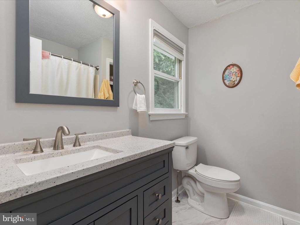 180 OAK HEIGHTS ROAD