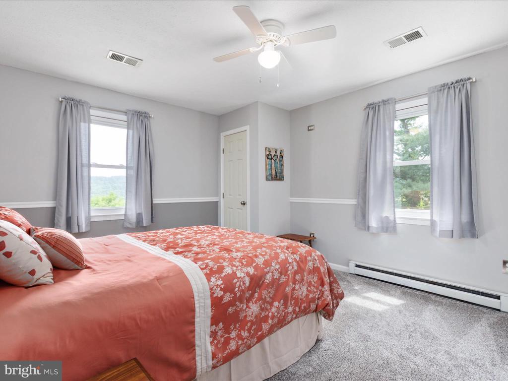 180 OAK HEIGHTS ROAD