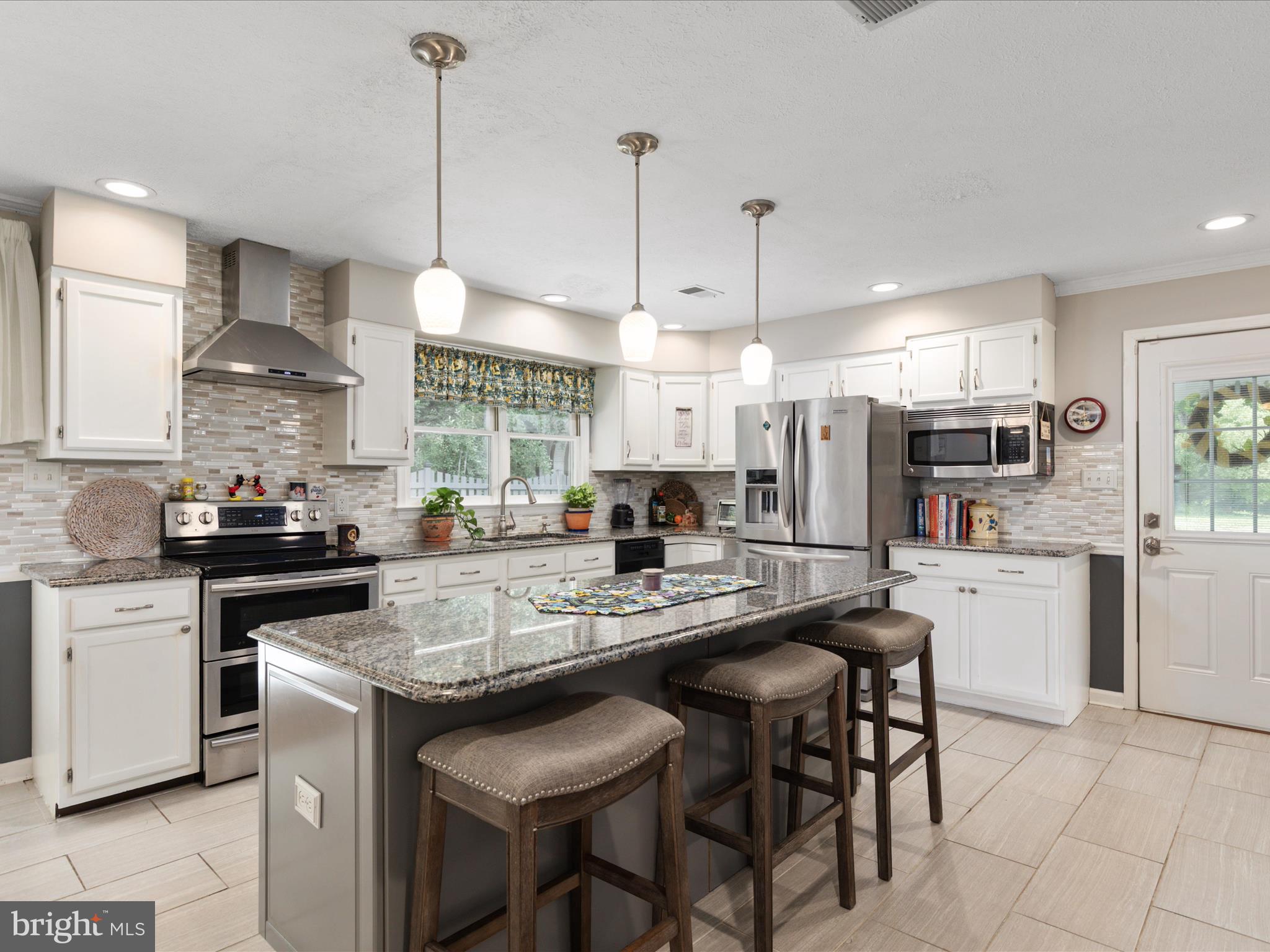 180 OAK HEIGHTS ROAD