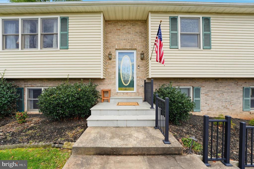 1073 MOUNTAIN HEIGHTS ROAD