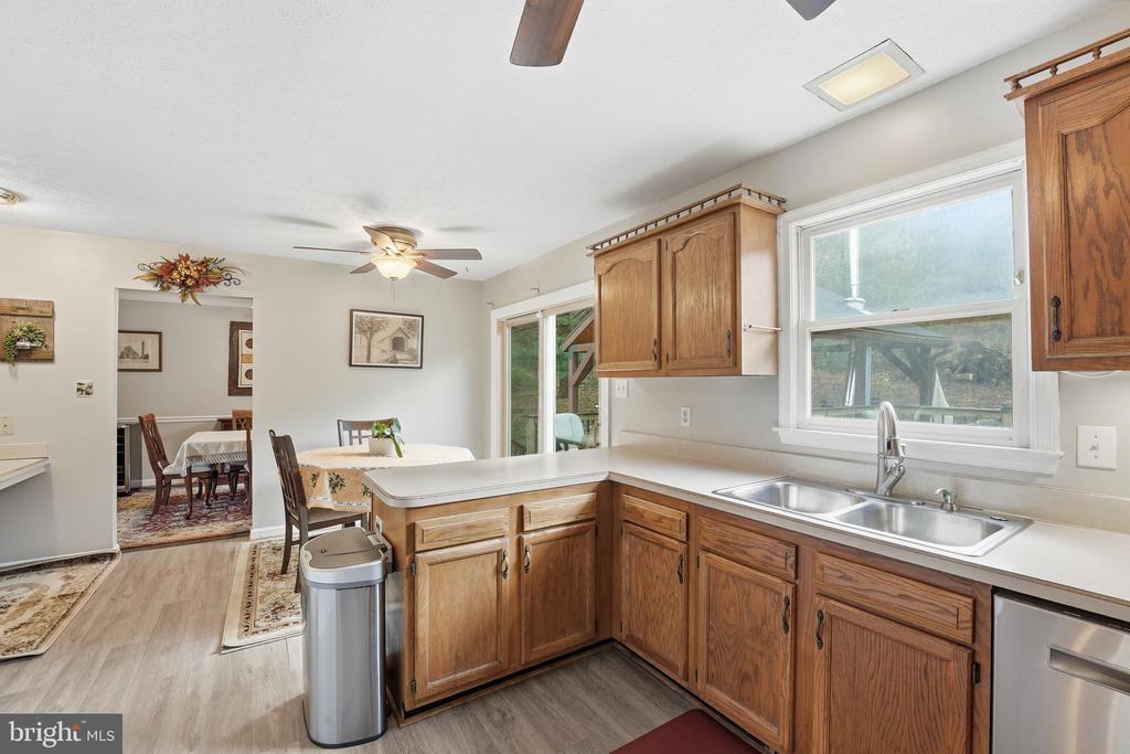 1073 MOUNTAIN HEIGHTS ROAD