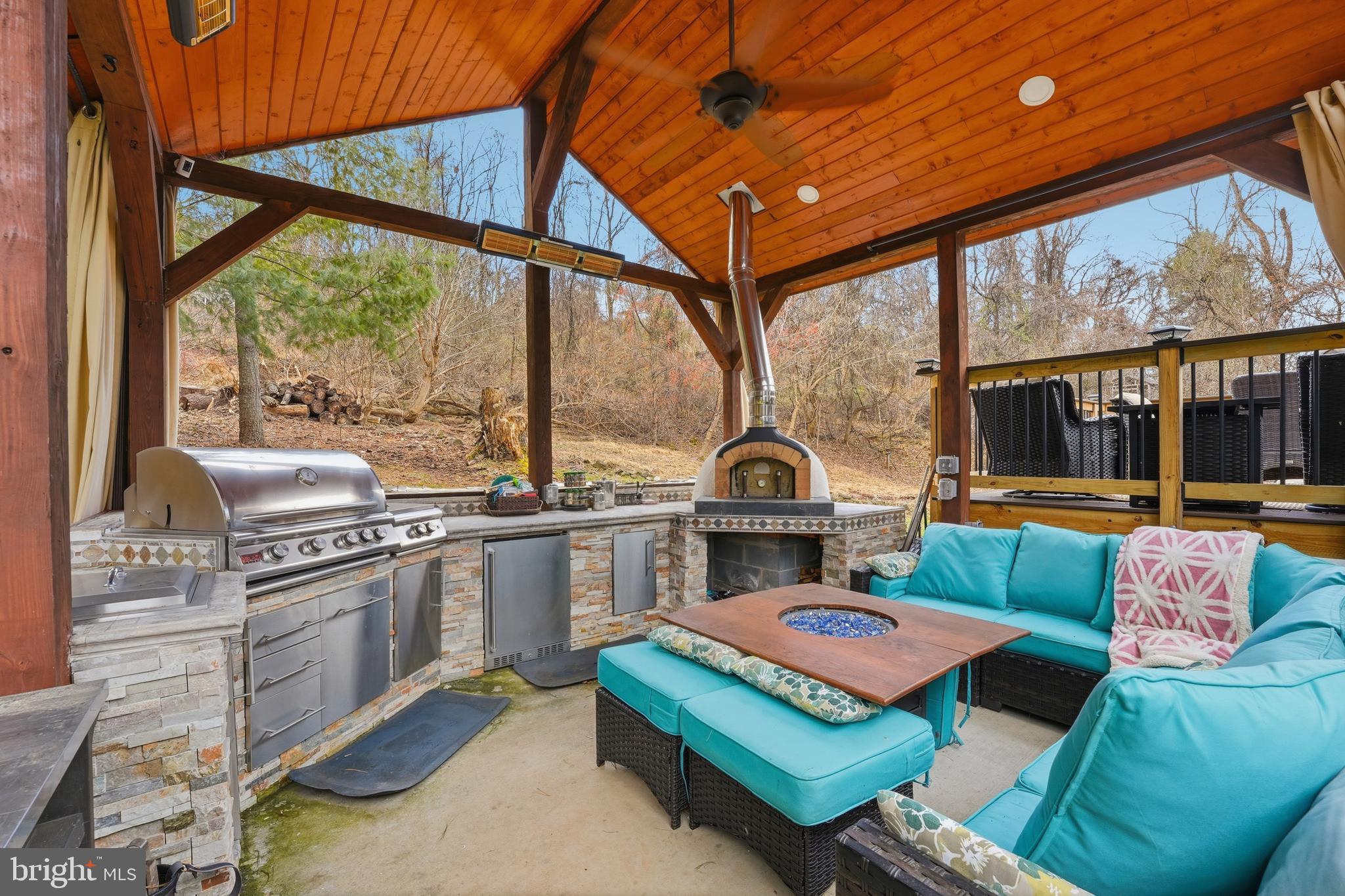 1073 MOUNTAIN HEIGHTS ROAD