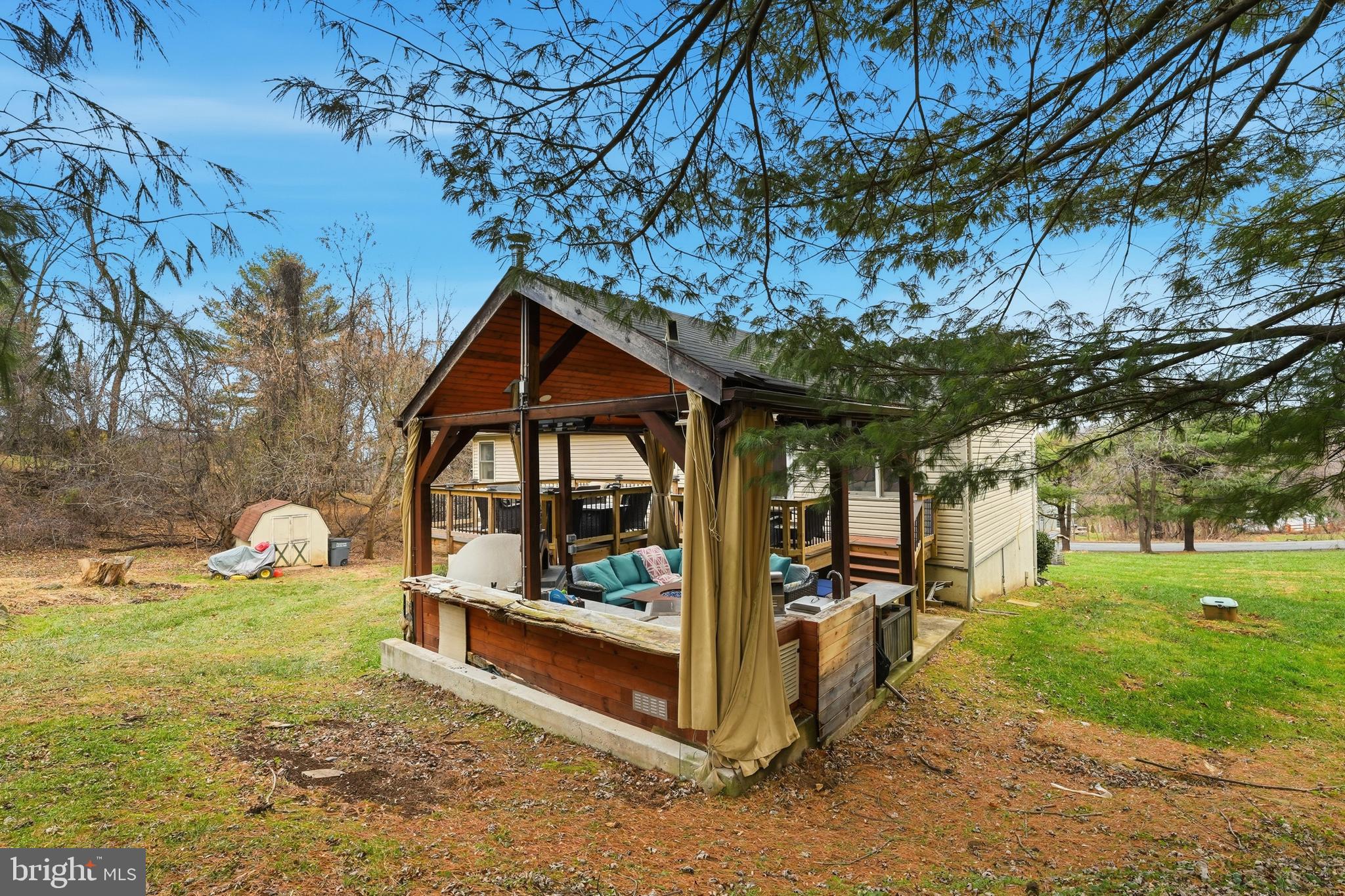 1073 MOUNTAIN HEIGHTS ROAD