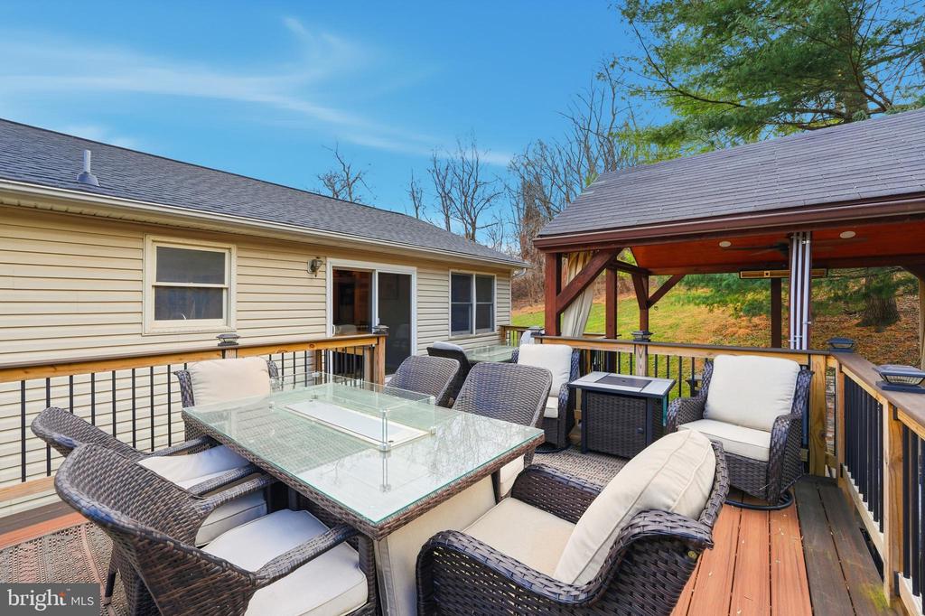 1073 MOUNTAIN HEIGHTS ROAD