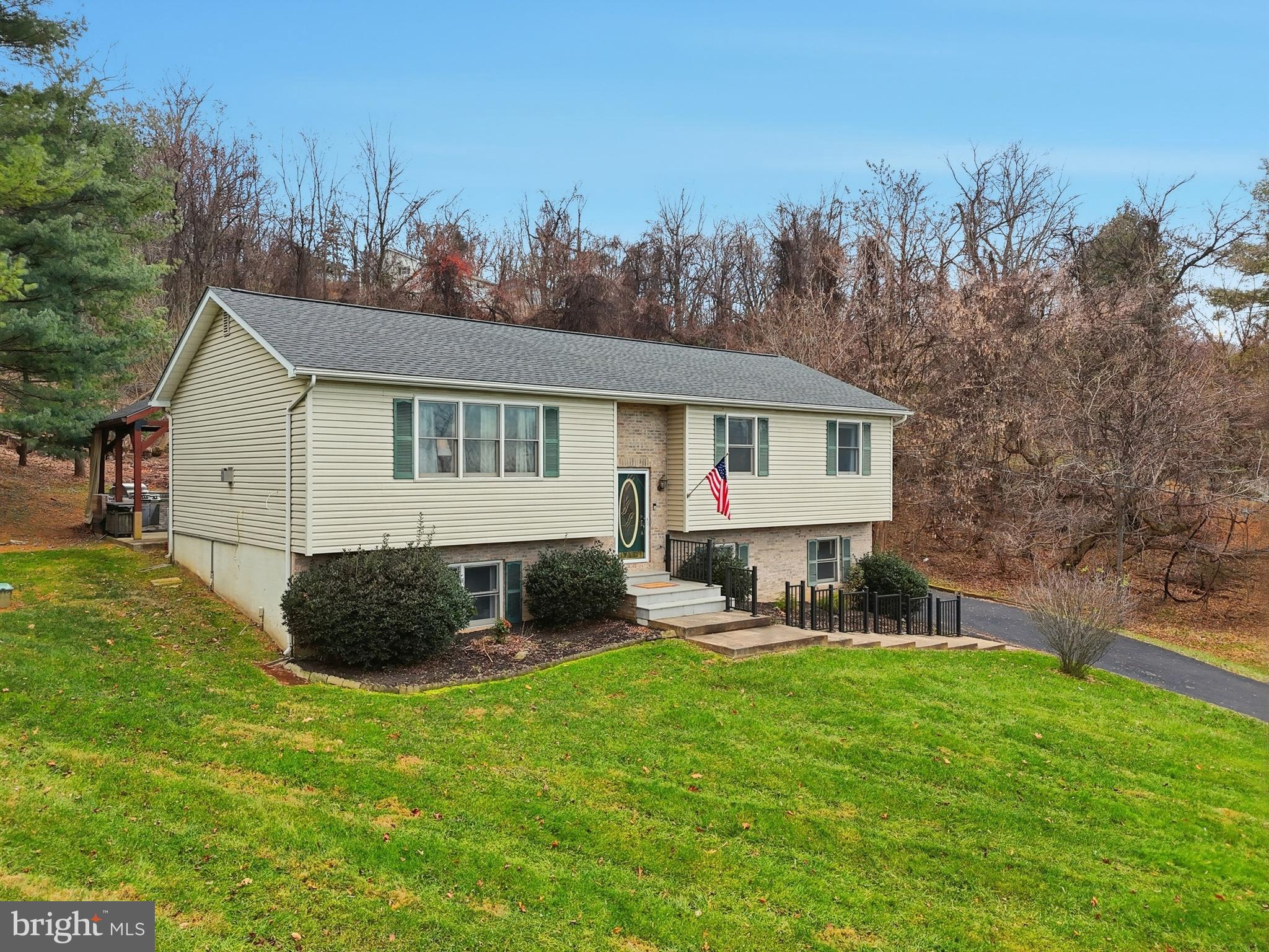 1073 MOUNTAIN HEIGHTS ROAD