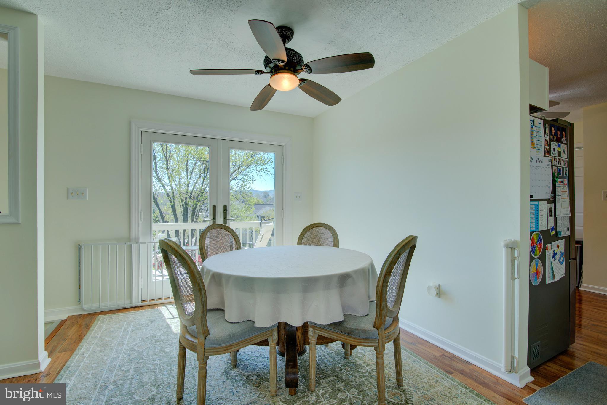 281 CREEKSIDE WAY