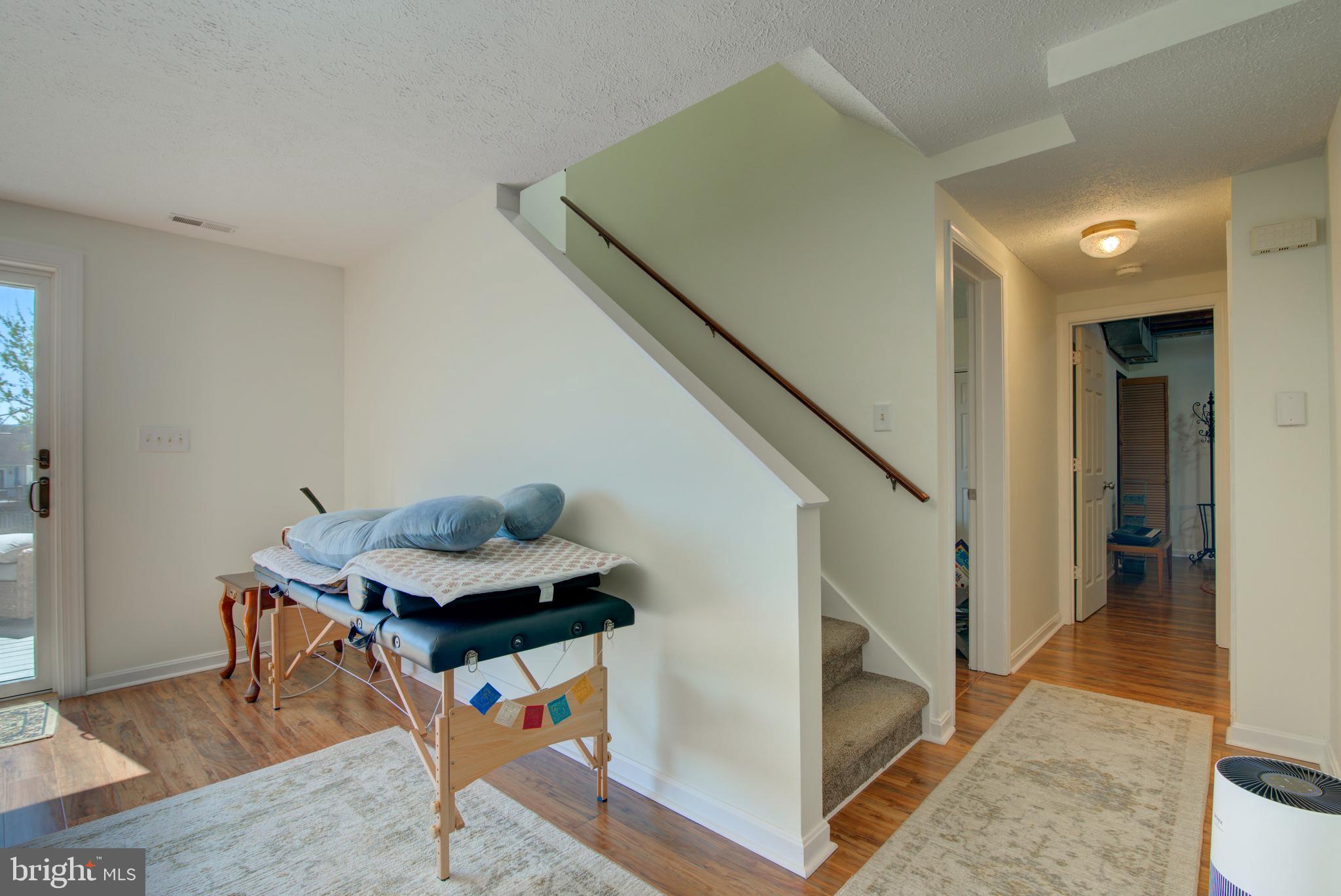 281 CREEKSIDE WAY