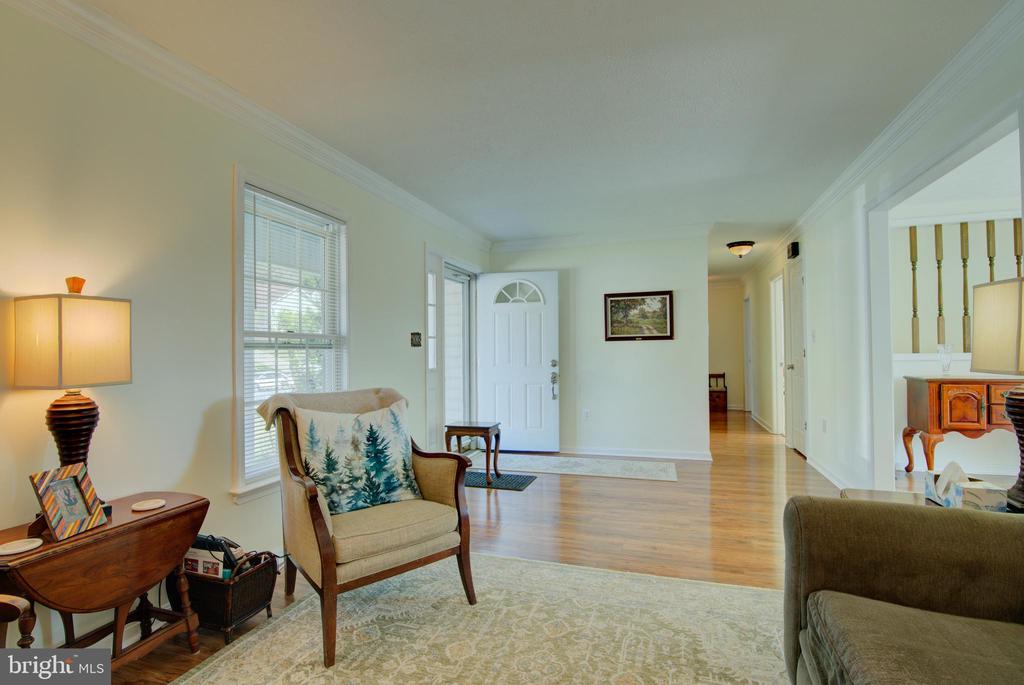 281 CREEKSIDE WAY