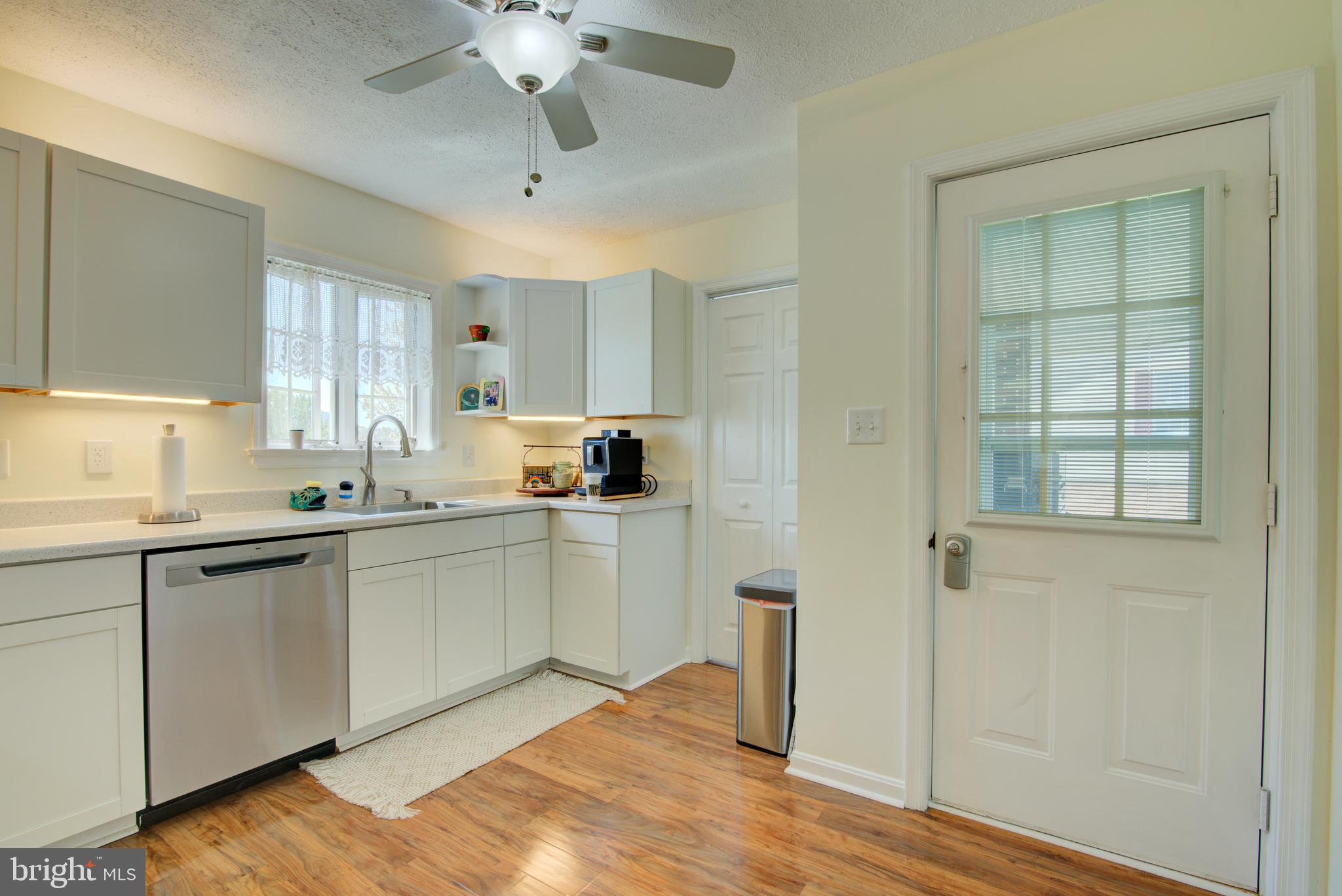 281 CREEKSIDE WAY
