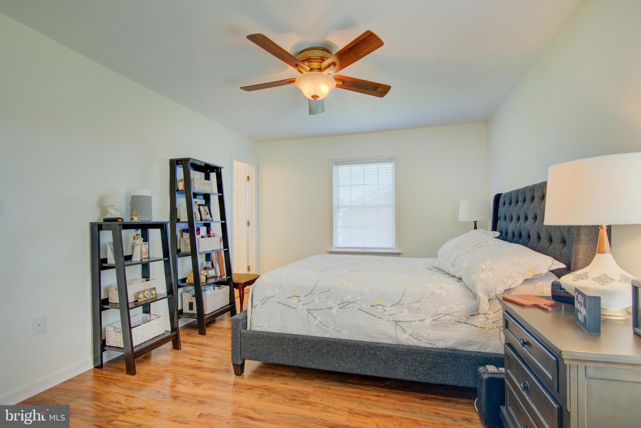 281 CREEKSIDE WAY