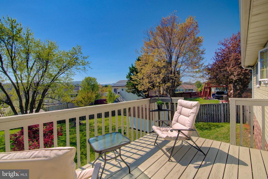 281 CREEKSIDE WAY