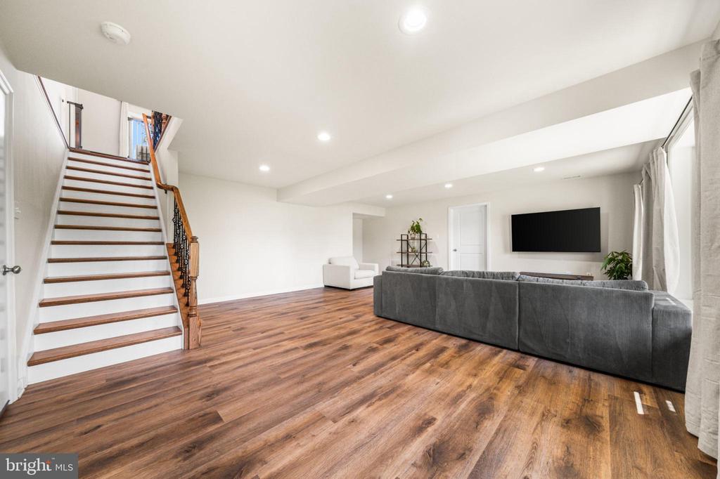 118 EVERGREEN COURT