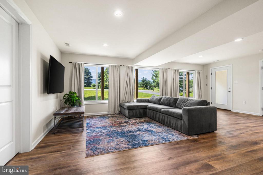 118 EVERGREEN COURT