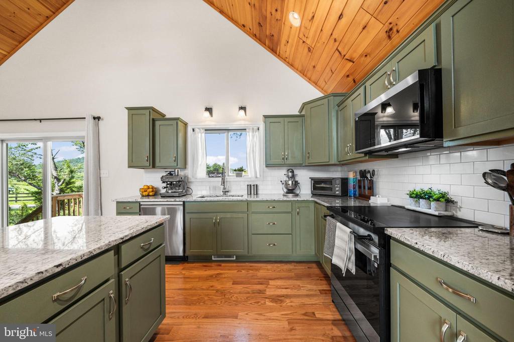 118 EVERGREEN COURT