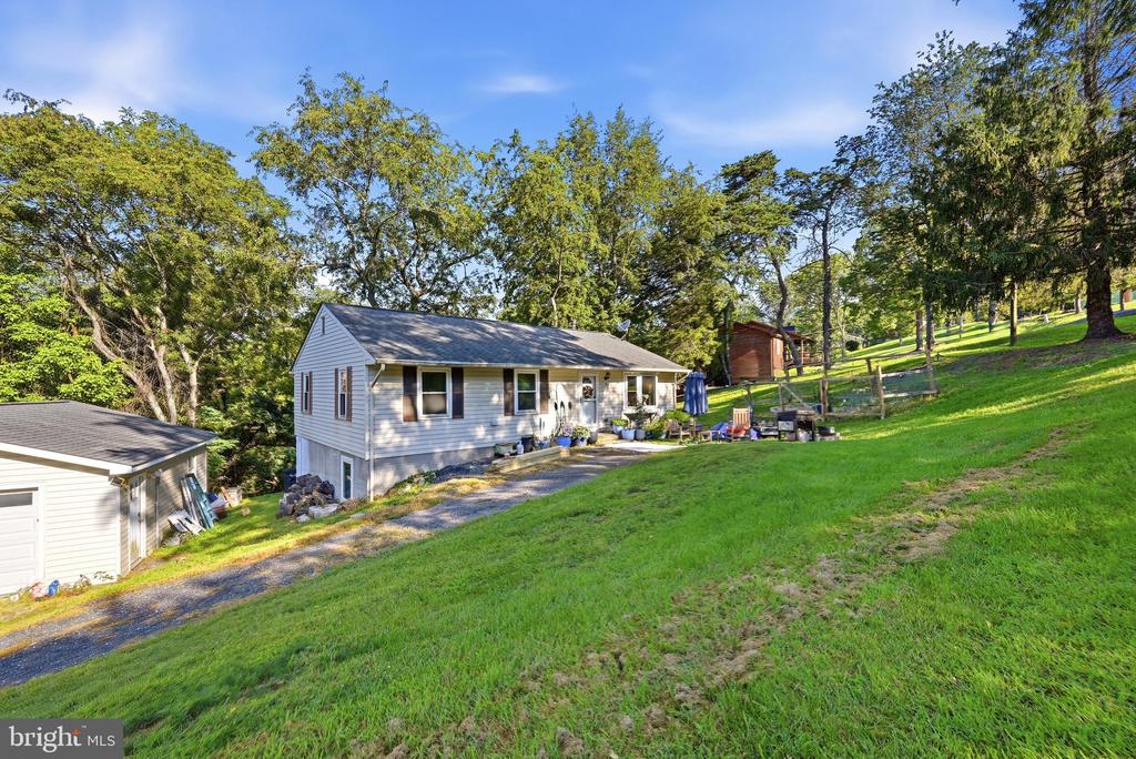 186 APPLE ORCHARD DRIVE