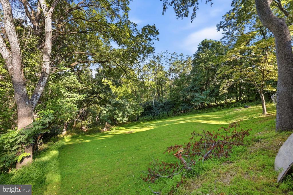 186 APPLE ORCHARD DRIVE