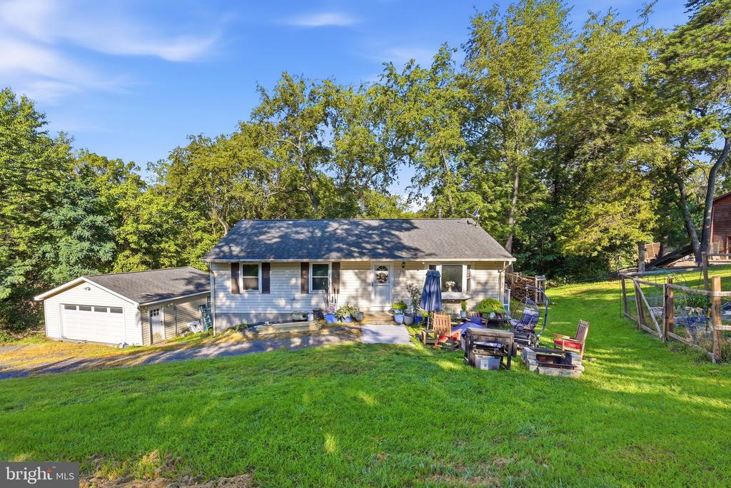 186 APPLE ORCHARD DRIVE