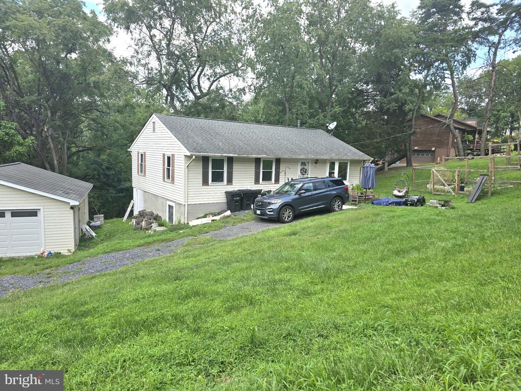 186 APPLE ORCHARD DRIVE