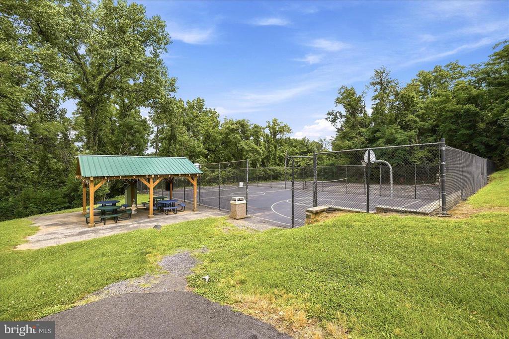 186 APPLE ORCHARD DRIVE
