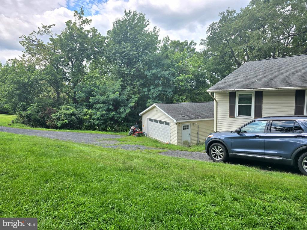 186 APPLE ORCHARD DRIVE