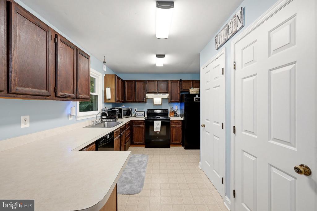 186 APPLE ORCHARD DRIVE