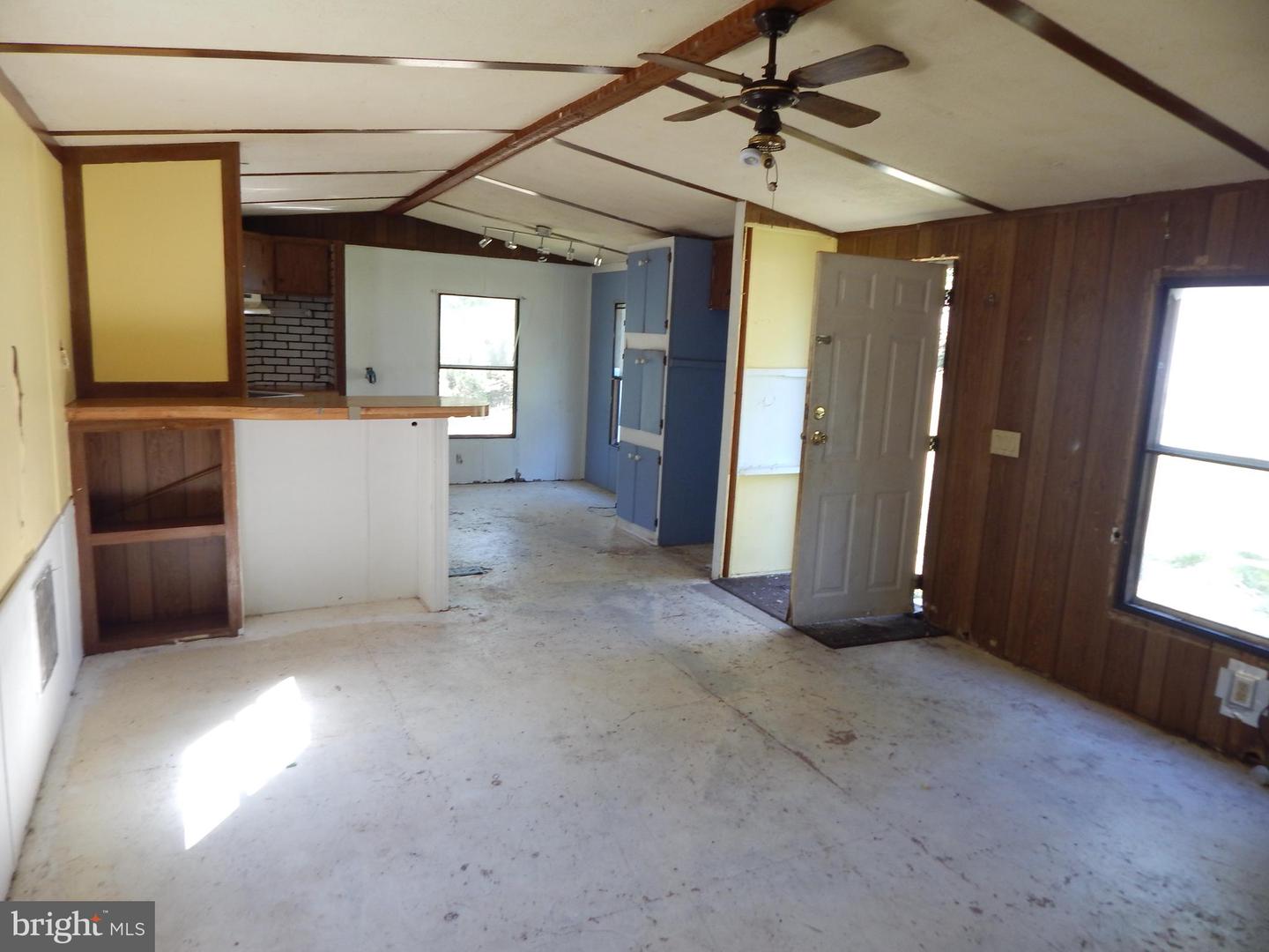 425 Clarmont DRIVE
