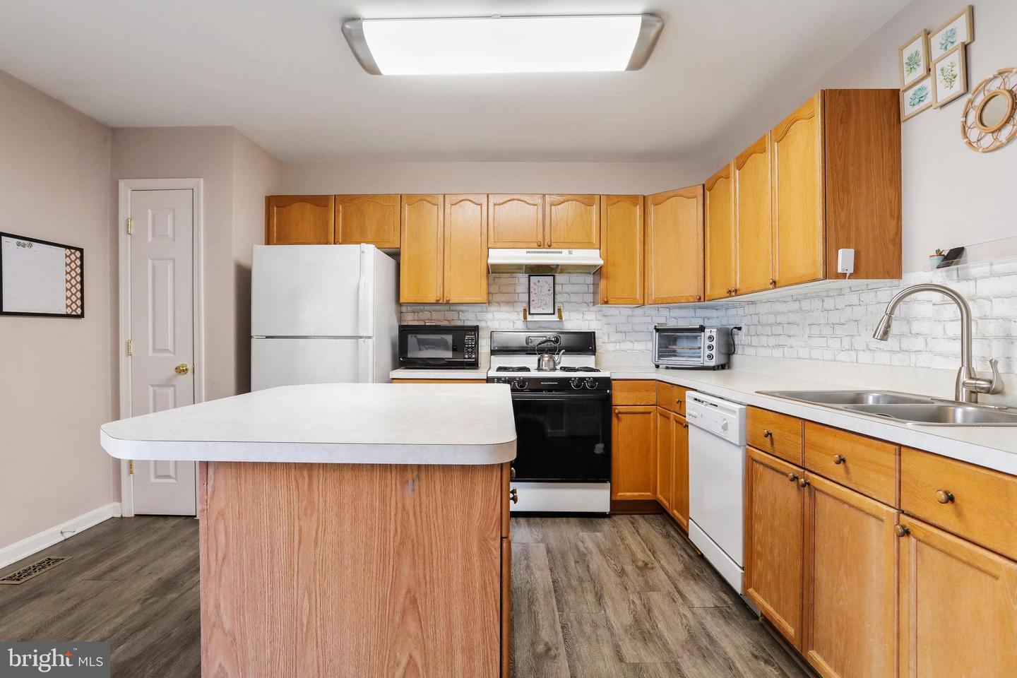 23 E Calabash COURT