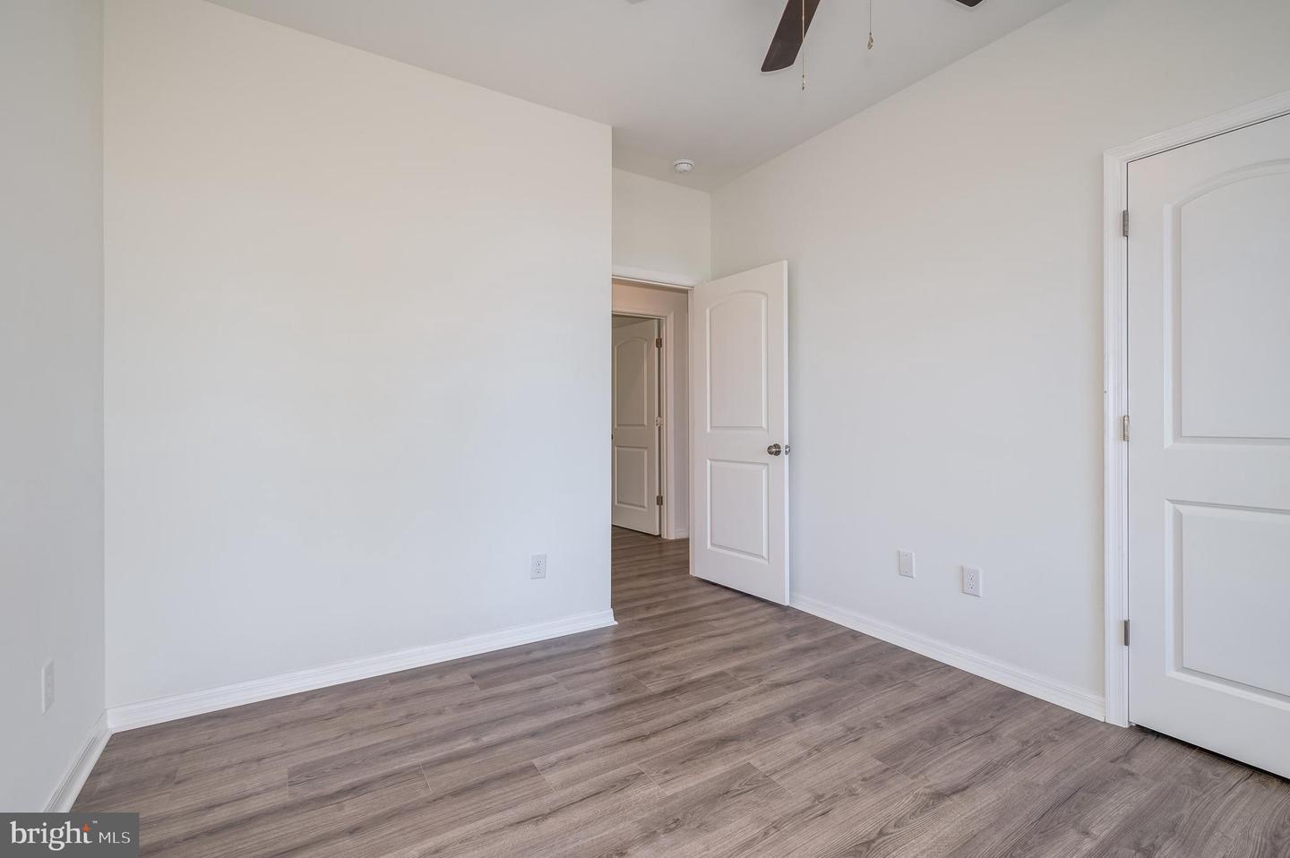 1359 Henshaw ROAD