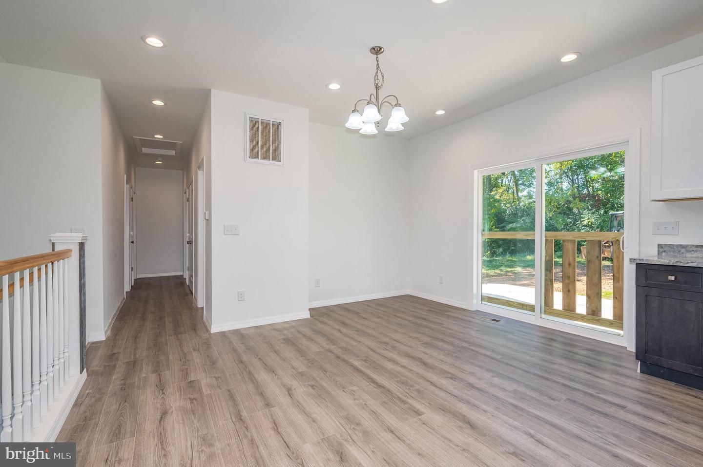 1359 Henshaw ROAD